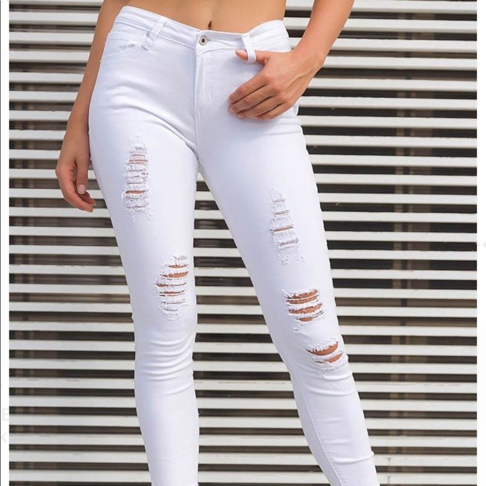White Distressed Skinny Jeans NWT